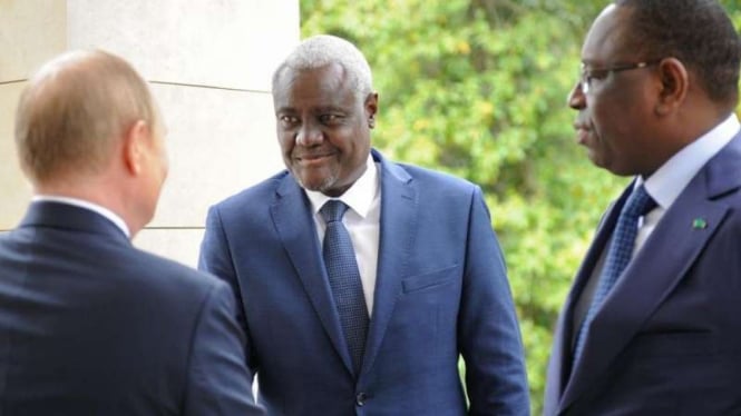 Jubir Uni Afrika Moussa Faki Mahamat, Presiden Senegal  Macky Sall dan Vladimir Putin