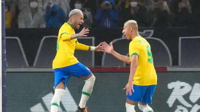 Pemain Timnas Brasil Neymar rayakan gol
