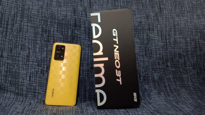 Realme GT Neo 3T.