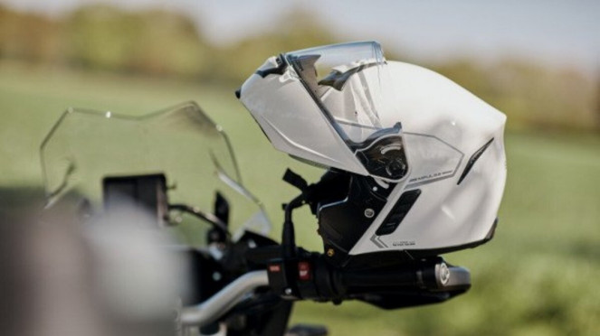 Helm pintar Sena Helm pintar Sena