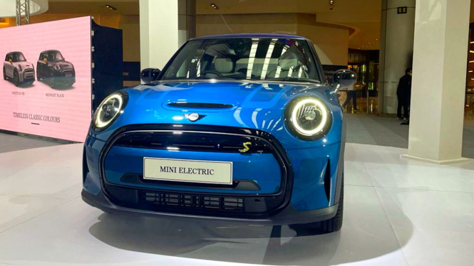 Peluncuran MINI Electric di Jakarta.