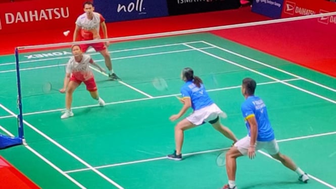 Aksi Praveen Jordan/Melati Daeva Oktavianti di Indonesia Masters 2022