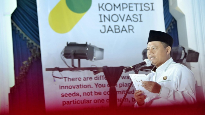 Pelaksana Harian Gubernur Jawa Barat Uu Ruzhanul Ulum membuka KIJB 2022