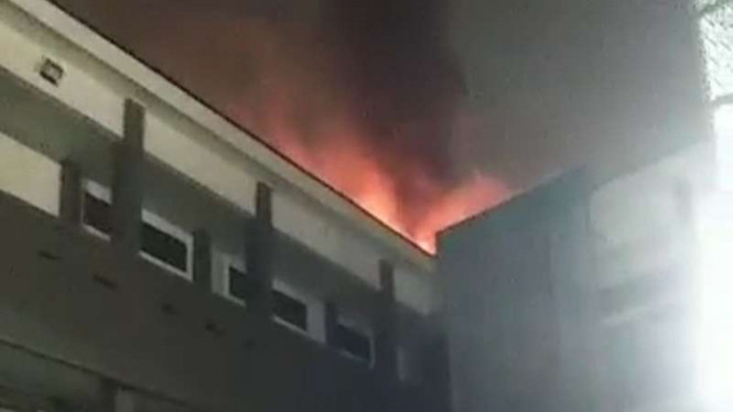 SMK 1 PGRI Kota Tangerang terbakar