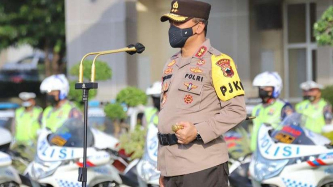Kapolda Jateng Irjen Pol Ahmad Luthfi memimpin apel Operasi Patuh Candi 2022.