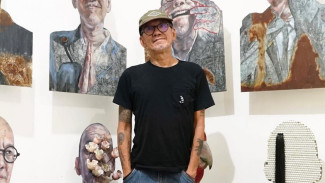 The Theater of Me Refleksi 30 tahun Perjalanan Seni Agus Suwage
