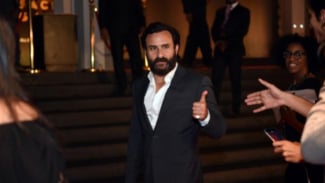 Pasca Tikam Saif Ali Khan Berkali-kali, Pelaku Masih Berkeliaran Asik Belanja Headphone di Sebuah Toko