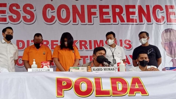 Polda Metro Jaya konferensi pers pengungkapan kasus penipuan.
