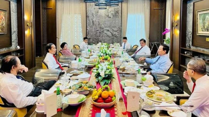 Makan Siang Jokowi dan Ketum Parpol Koalisi Pemerintah.