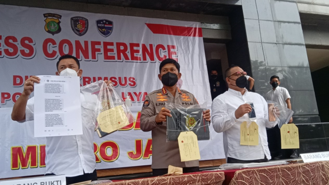 Polda Metro Jaya merilis kasus pinjol ilegal