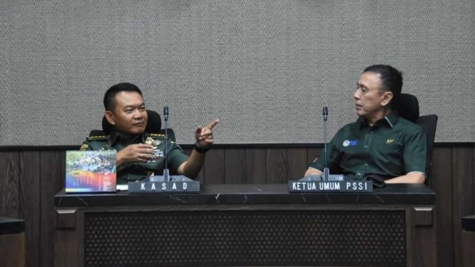 VIVA Militer: Kasad Jenderal TNI Dudung bertemu Ketum PSSI di Mabesad