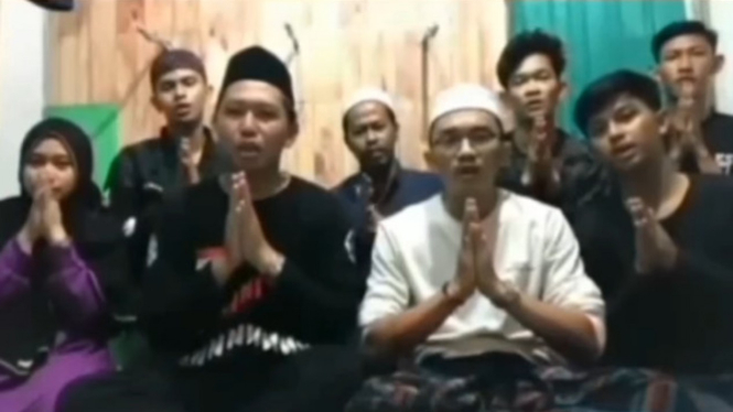 Grup musik gambus asal  Banjar, Kalimantan Selatan meminta maaff