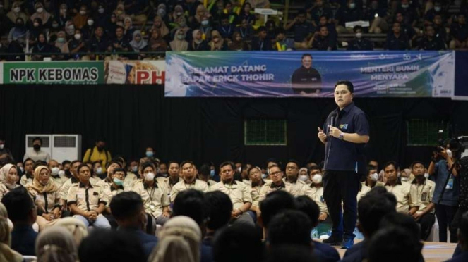 Menteri BUMN Erick Thohir di depan Milenial Pupuk Indonesia.