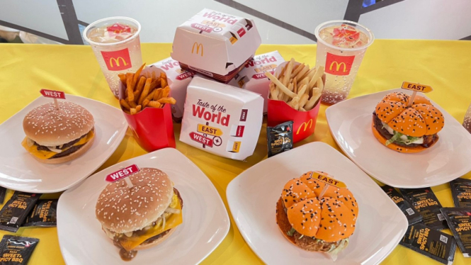 Menu Taste of The World McDonald's 2022.