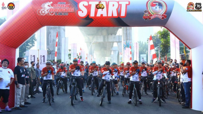 Acara Fun Bike di Lapangan Bhayangkara Mabes Polri, Jakarta Selatan, Minggu (19/6/2022). 