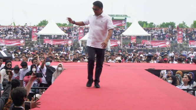 Moeldoko di Tengah Relawan Jokowi di Pati Jawa Tengah