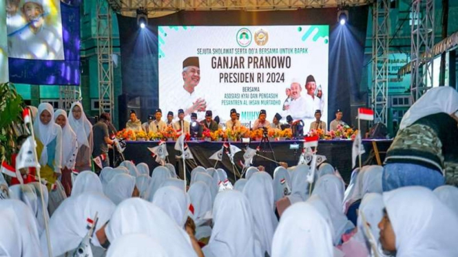 Santri di Malang menggelar doa bersama untuk mendukung Ganjar menjadi capres