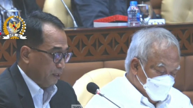 Menteri Perhubungan Budi Karya Sumadi saat rapat di Komisi V DPR RI.