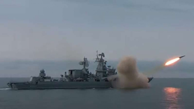 VIVA Militer: Kapal perang Angkatan Laut Rusia menembakkan rudal dari Laut Hitam