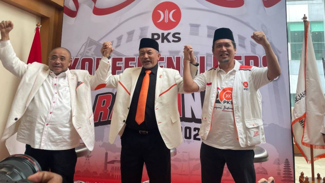 Presiden PKS Ahmad Syaikhu (tengah) saat Rapimnas di Grand Sahid Hotel.