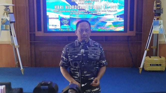 VIVA Militer: Danpushidrosal Laksdya TNI Nurhidayat di Mako Pushidrosal TNI AL