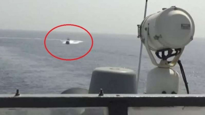 VIVA Militer: Speedboat Garda Revolusi Islam Iran ganggu kapal perang Amerika
