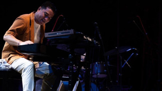 Indra Lesmana Akan Berikan Konser Tunggal Pertama dan Terakhirnya