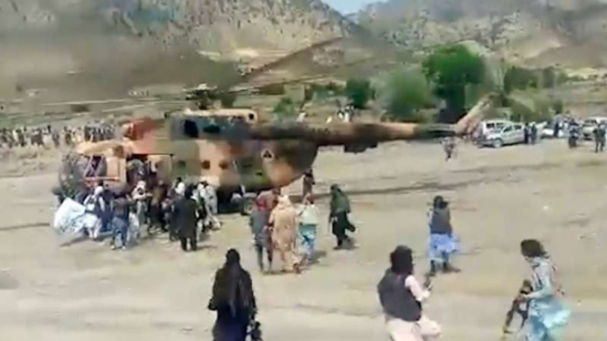 Evakuasi di daerah gempa di Provinsi Paktika, Afghanistan
