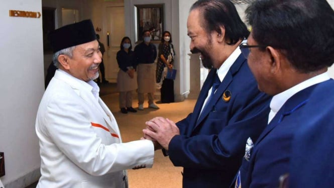 Presiden PKS Ahmad Syaikhu dan Ketum Partai Nasdem Surya Paloh.