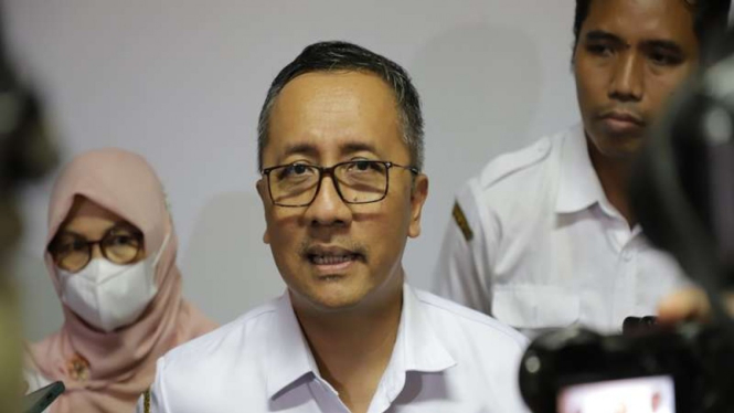 Kepala Dispendukcapil Surabaya Agus Imam Sonhaji