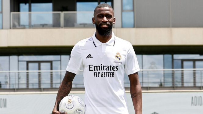 Antonio Ruediger resmi berseragam Real Madrid