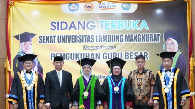 ULM Kukuhkan 2 Guru Besar, Kini Punya 68  Profesor