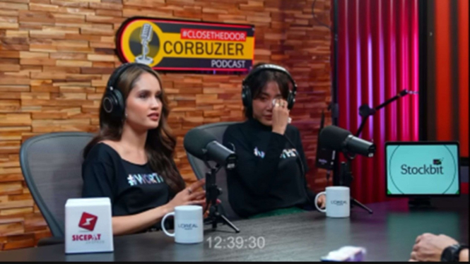 Cinta Laura dan Widi Vierratale di podcast Deddy Corbuzier