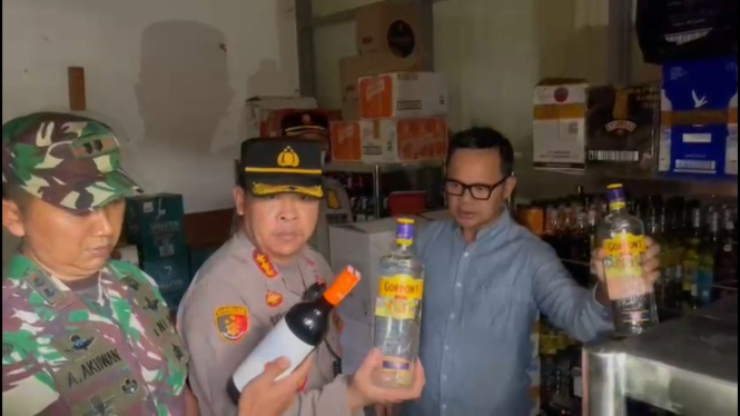 Wali Kota Bogor Bima Arya segel cafe Elvis di Bogor