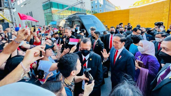 Presiden Jokowi disambut para WNI di Munich, Jerman.