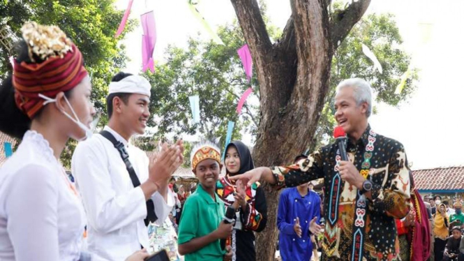 Gubernur Jateng Ganjar Pranowo menghadiri pembukaan Borobudur Student Festival