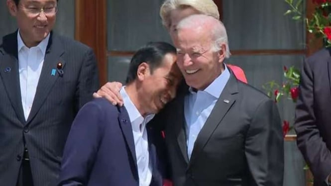 Presiden Jokowi dan Presiden AS Joe Biden akrab saat di KTT G7