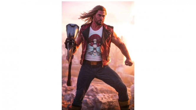 Christ Hemsworth di Thor : Love and Thunder