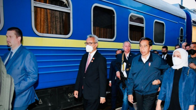 Presiden Jokowi dan Ibu Iriana bertolak menuju Kiev menggunakan kereta api luar biasa, Selasa 28 Juni 2022.