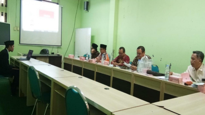 Nasikhin bersama para dewan penguji UIN Walisongo Semarang