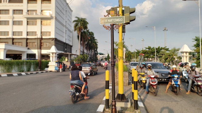 Wali Kota Semarang Hendrar Prihadi merubah nama jalan di Kota Semarang