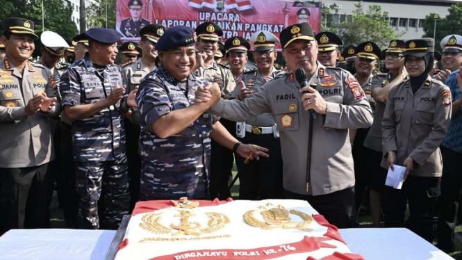 VIVA Militer: Pangkoarmad RI Laksdya TNI Abdul Rasyid datangi Polda Metro Jaya