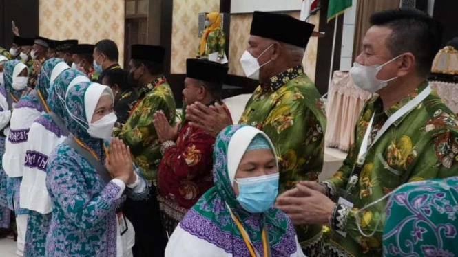 Pj Gubernur Papua Barat Paulus Waterpauw Melepas JCH Papua Barat