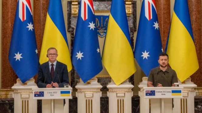 PM Australia Anthony Albanese dan Presiden Ukraina Volodymyr Zelensky