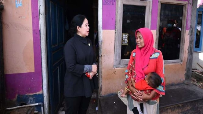 Ketua DPR, Puan Maharani, saat mengunjungi kampung nelayan di Cirebon.