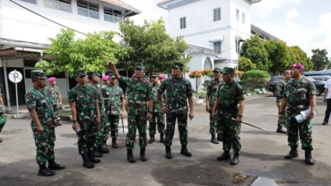 VIVA Militer: KSAL Laksamana TNI Yudo Margono tinjau Lanmar Surabaya