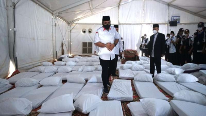 Menag Yaqut Cholil Qoumas meninjau fasilitas tenda jemaah haji di Arafah