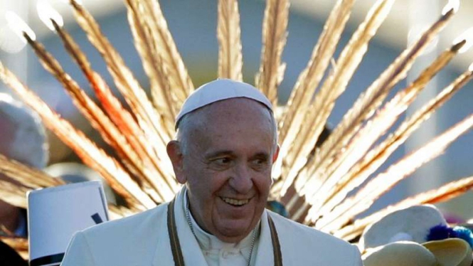 Paus Fransiskus saat berada di Bolivia