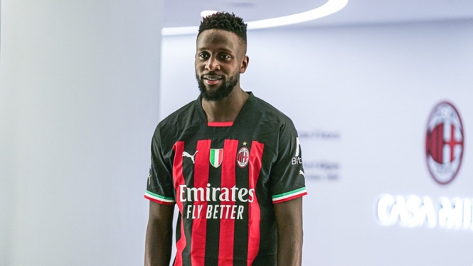 AC Milan memperkenalkan Divock Origi