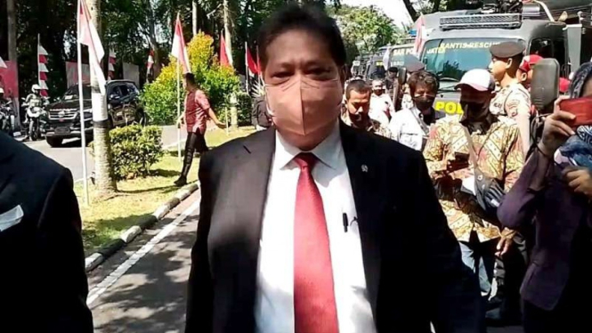 Ketua KPCPEN, Airlangga Hartarto.
